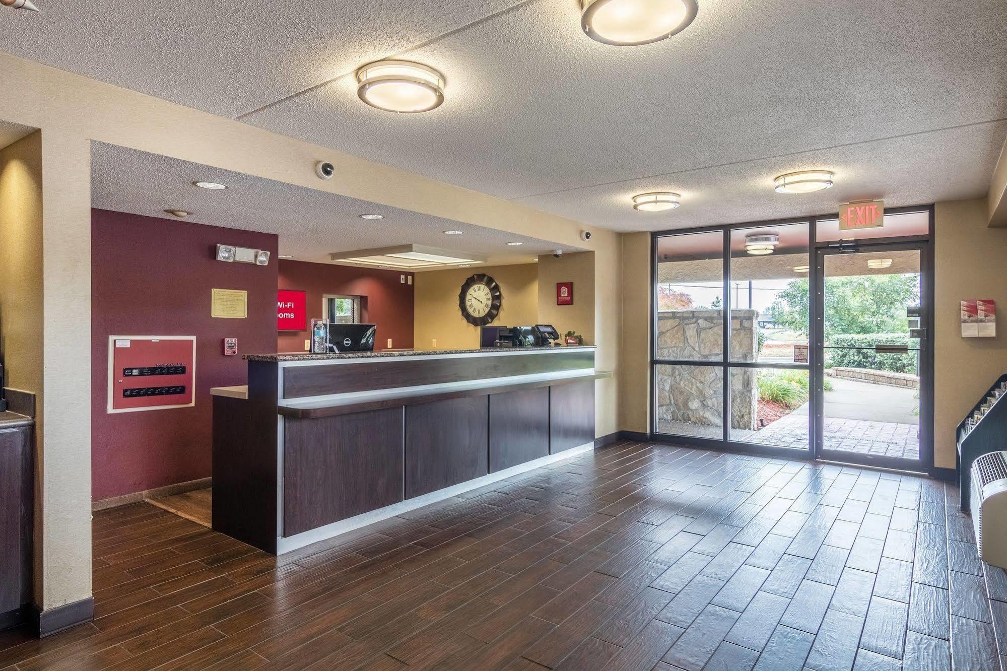 Red Roof Inn Detroit Metro Airport - Belleville Exterior photo